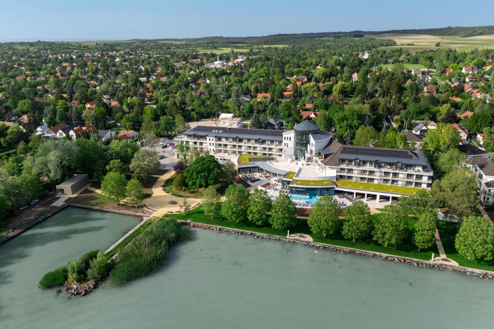 Kenese Bay Garden Resort & Conference Balatonkenese Extérieur photo