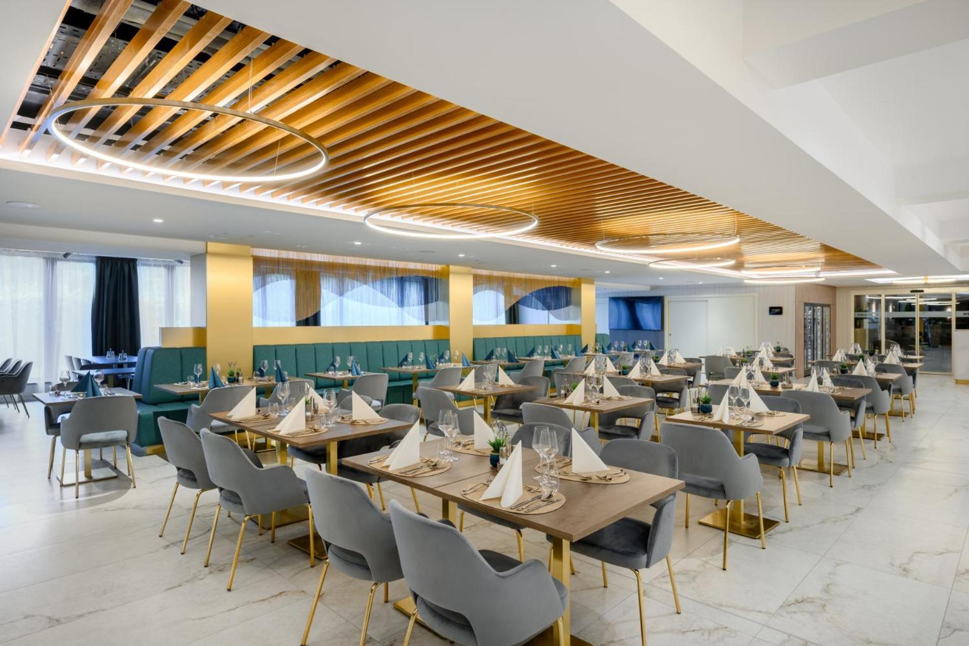 Kenese Bay Garden Resort & Conference Balatonkenese Extérieur photo