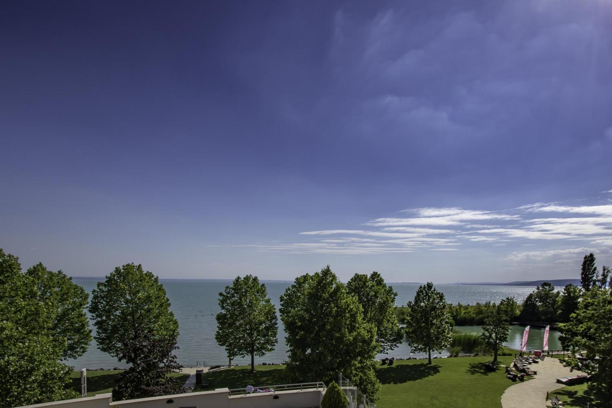 Kenese Bay Garden Resort & Conference Balatonkenese Extérieur photo
