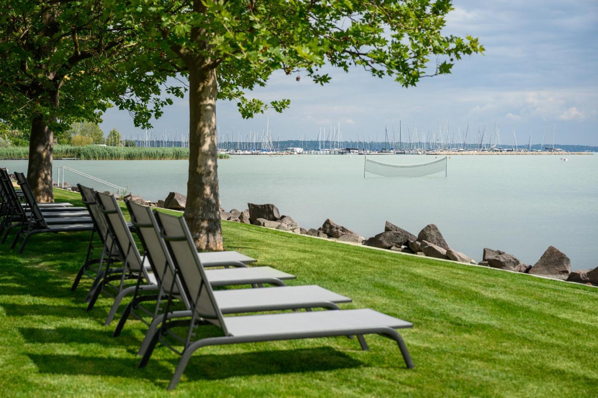Kenese Bay Garden Resort & Conference Balatonkenese Extérieur photo